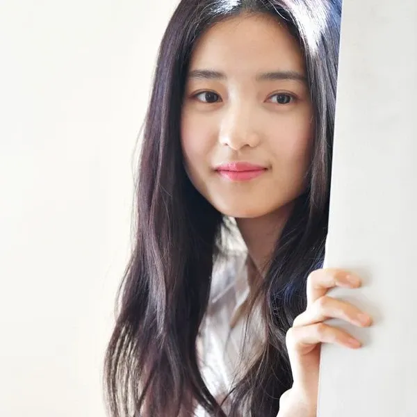 Behind-the-scenes cut of Kim Taeri