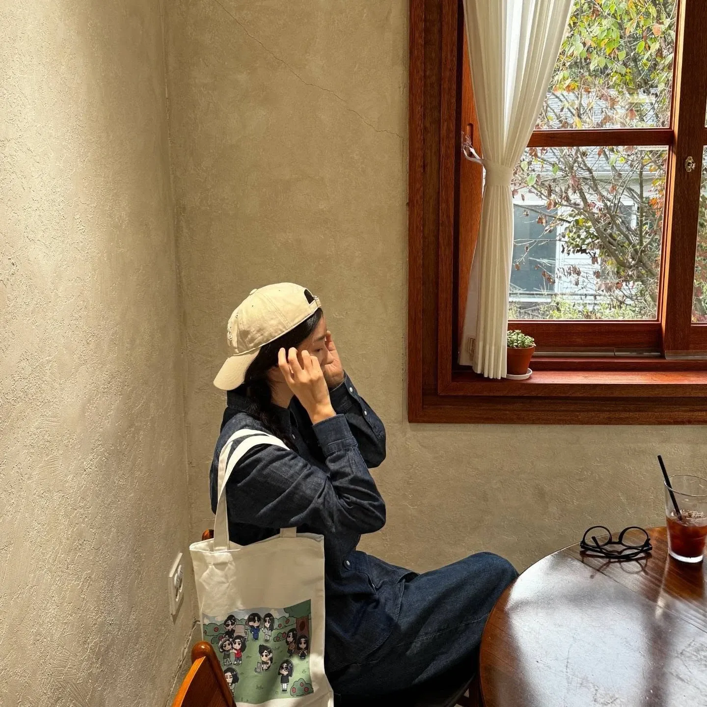 Behind-the-scenes cut of Seo Yeaji