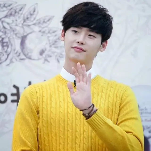 Behind-the-scenes cut of Lee Jongsuk