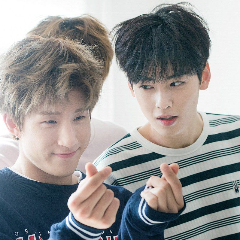 A moment captured by a fan of Cha Eunwoo