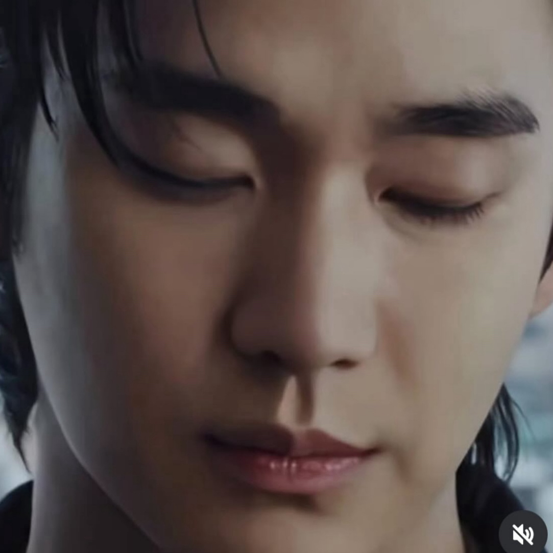 A moment captured by a fan of Kim Soohyun