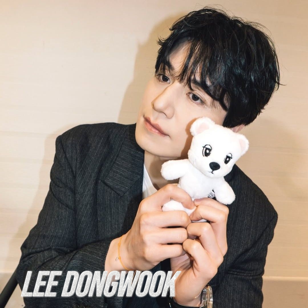 Recent activity shot of Lee Dongwook