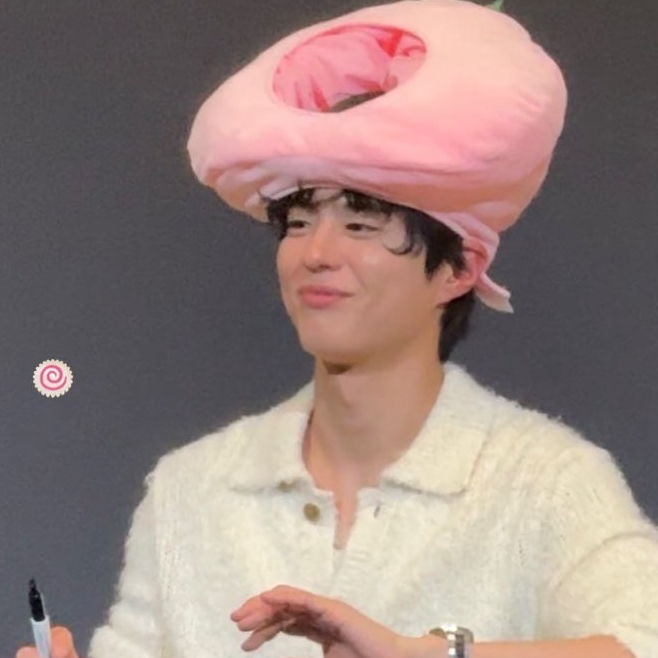 Behind-the-scenes cut of Park Bogum