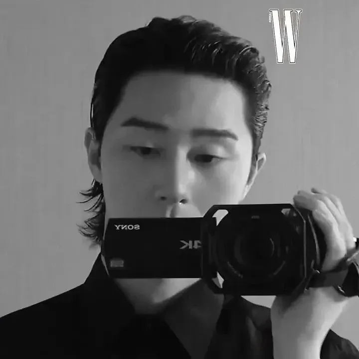 Recent activity shot of Park Seojoon