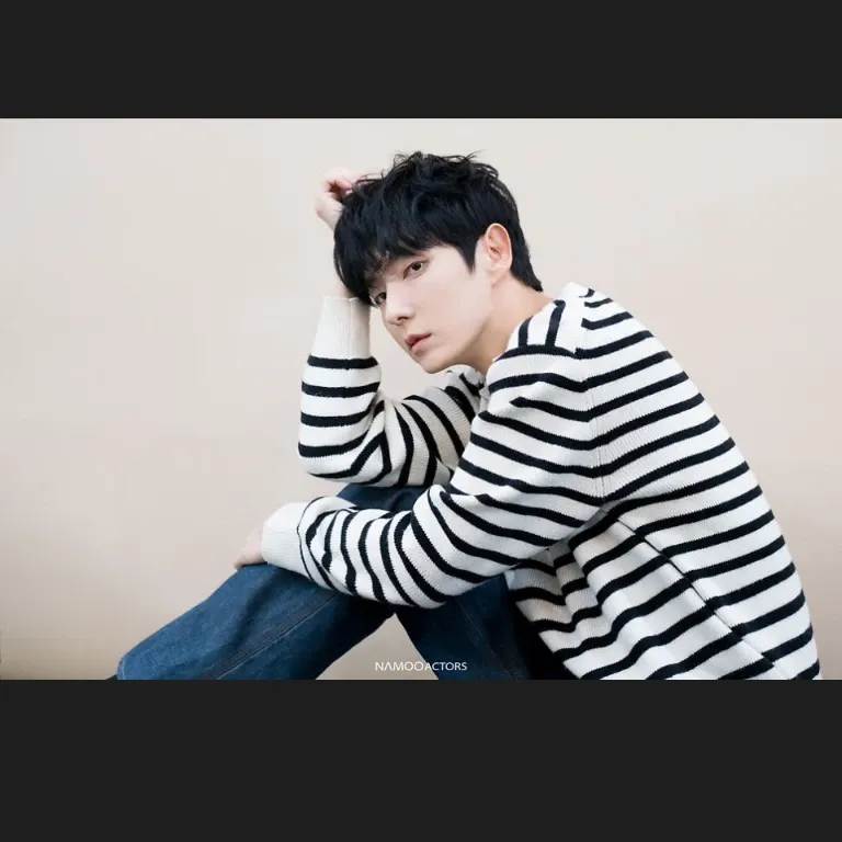 Behind-the-scenes cut of Lee Joongi