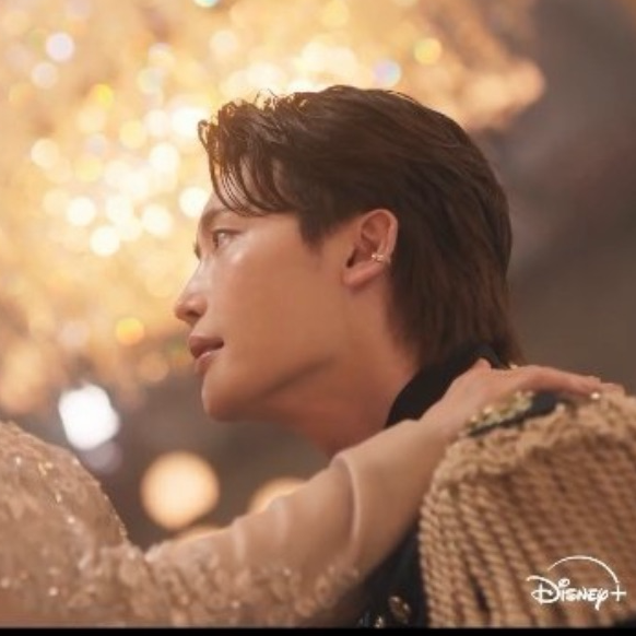 粉絲拍下的李鍾碩瞬間