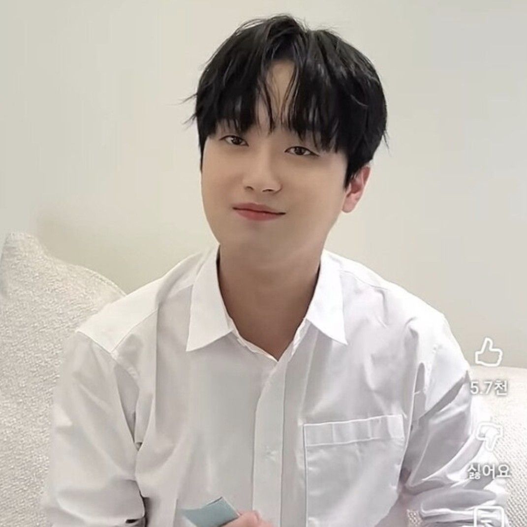 Foto terbaru dari Lee Chanwon