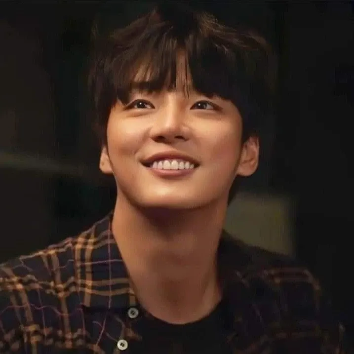 A moment captured by a fan of Yoon Shiyoon