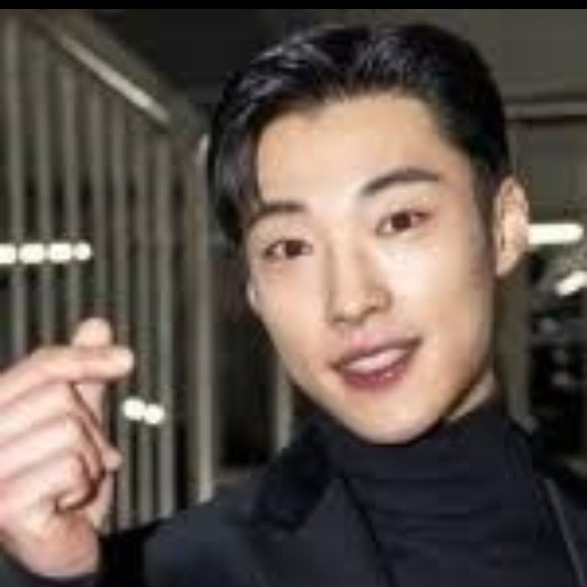 A moment captured by a fan of Woo Dohwan