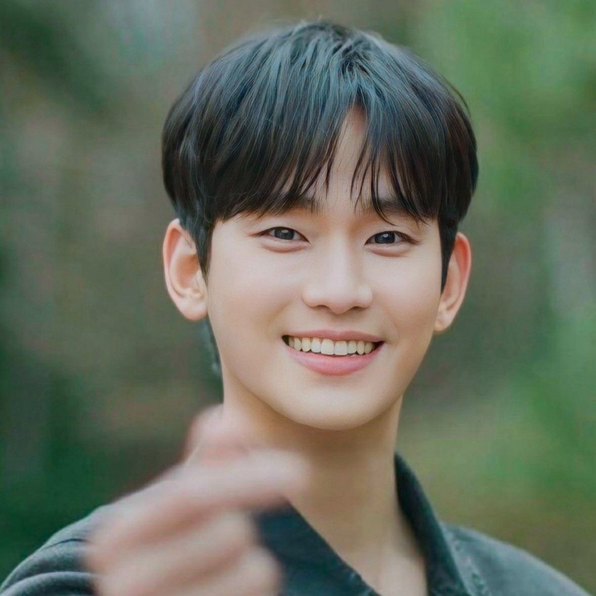 Behind-the-scenes cut of Kim Soohyun