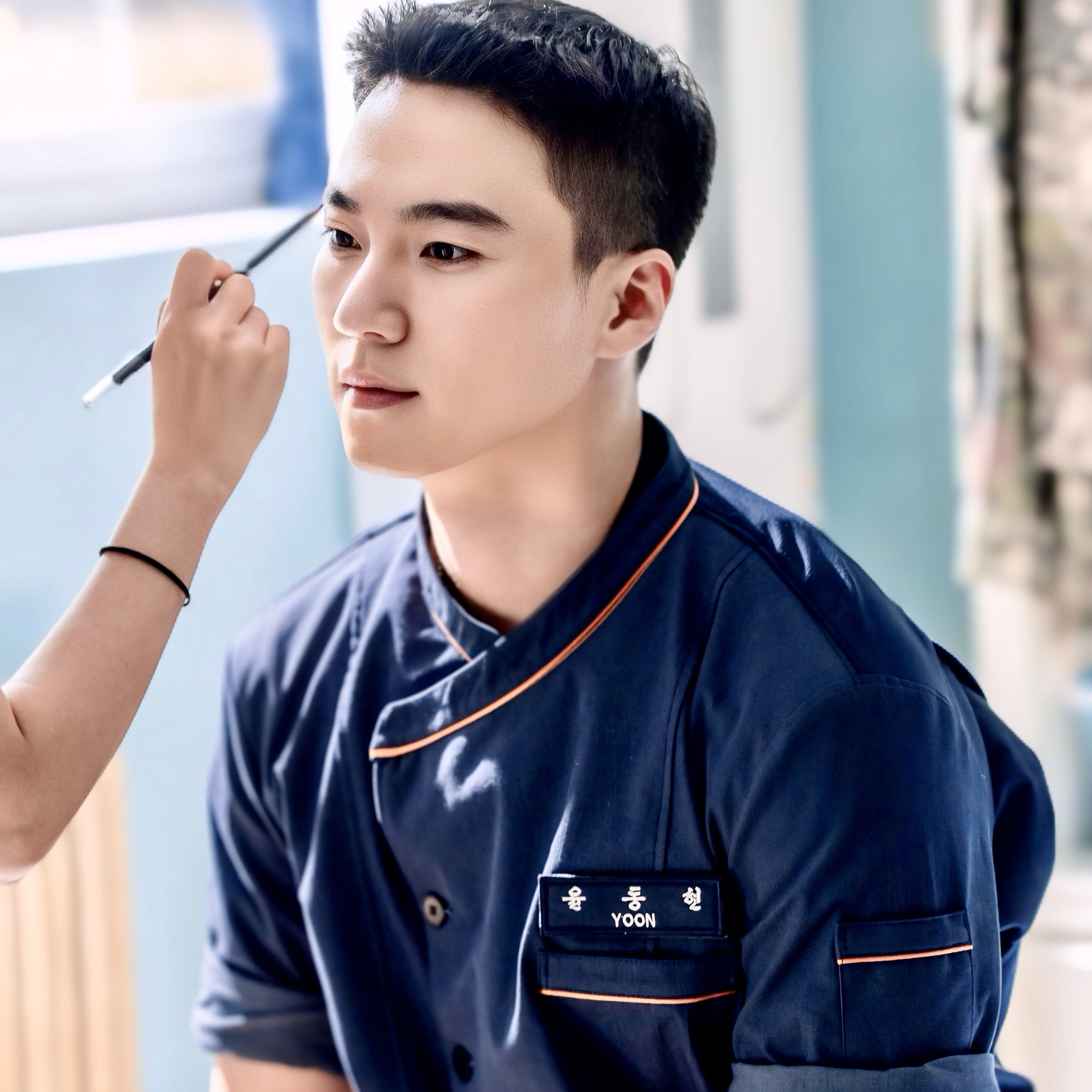 Behind-the-scenes cut of Lee Hongnae