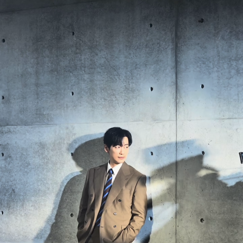 Behind-the-scenes cut of Namkoong Min