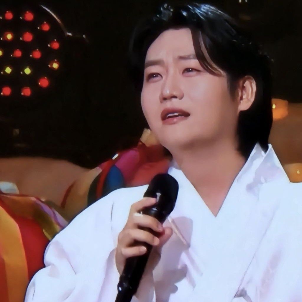 A moment captured by a fan of Min Soohyun