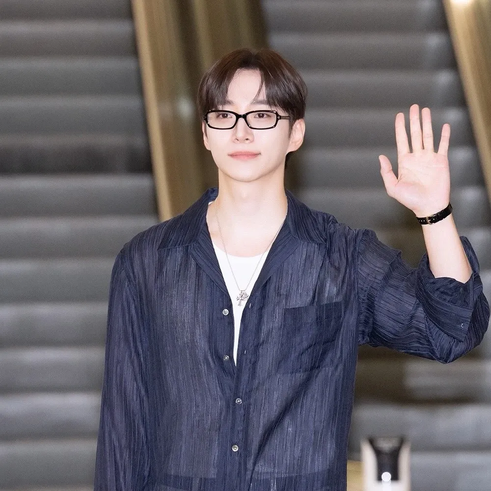 Recent activity shot of Lee Junho