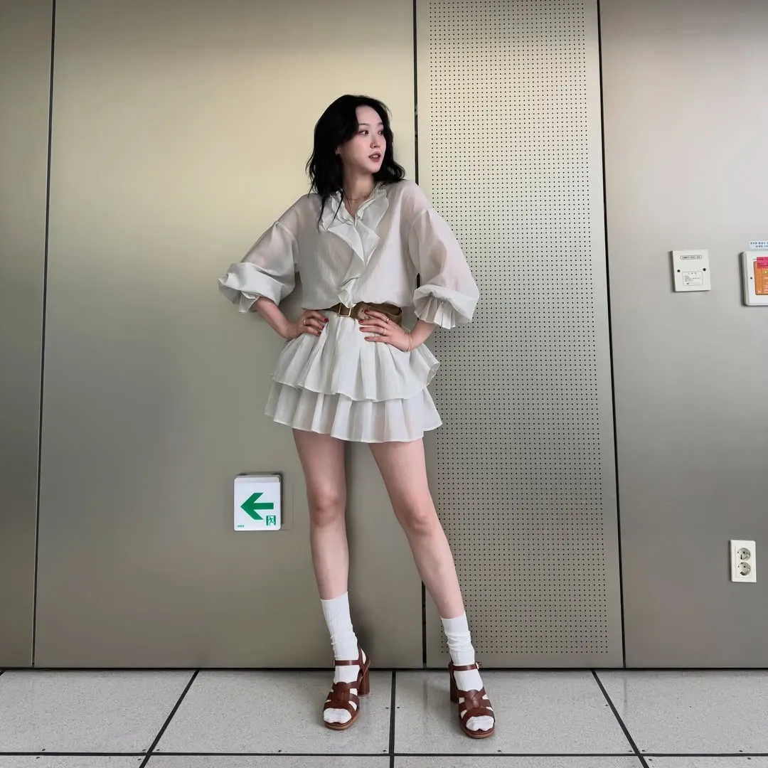 Behind-the-scenes cut of Han Jihyun