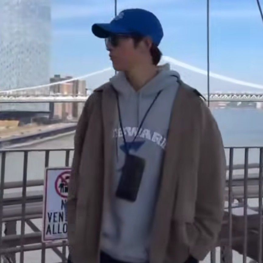 A moment captured by a fan of Song Joongki