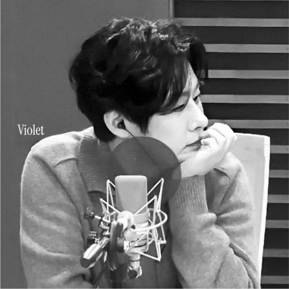 A moment captured by a fan of Kang Moonkyung