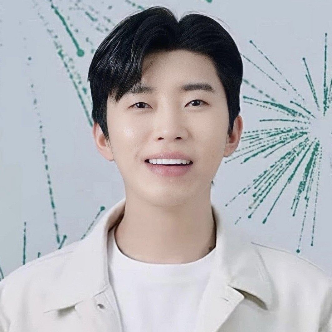 イム・ヨンウンの最近の活動ショット