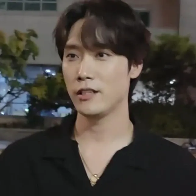 Behind-the-scenes cut of Choi Woojin