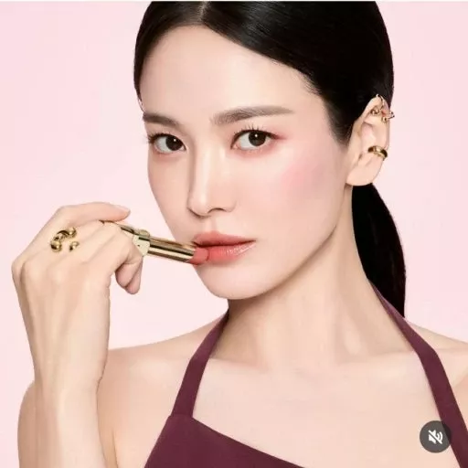 Behind-the-scenes cut of Song Hyekyo