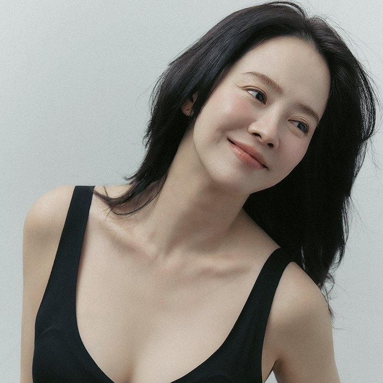 Cuplikan di balik layar dari Song Jihyo
