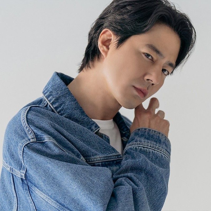 Recent activity shot of Jo Insung