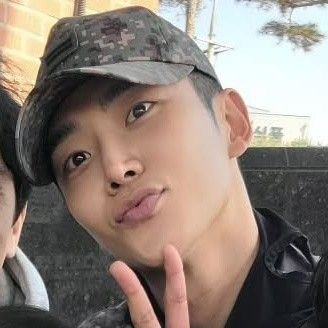 Momen yang diabadikan oleh penggemar Rowoon