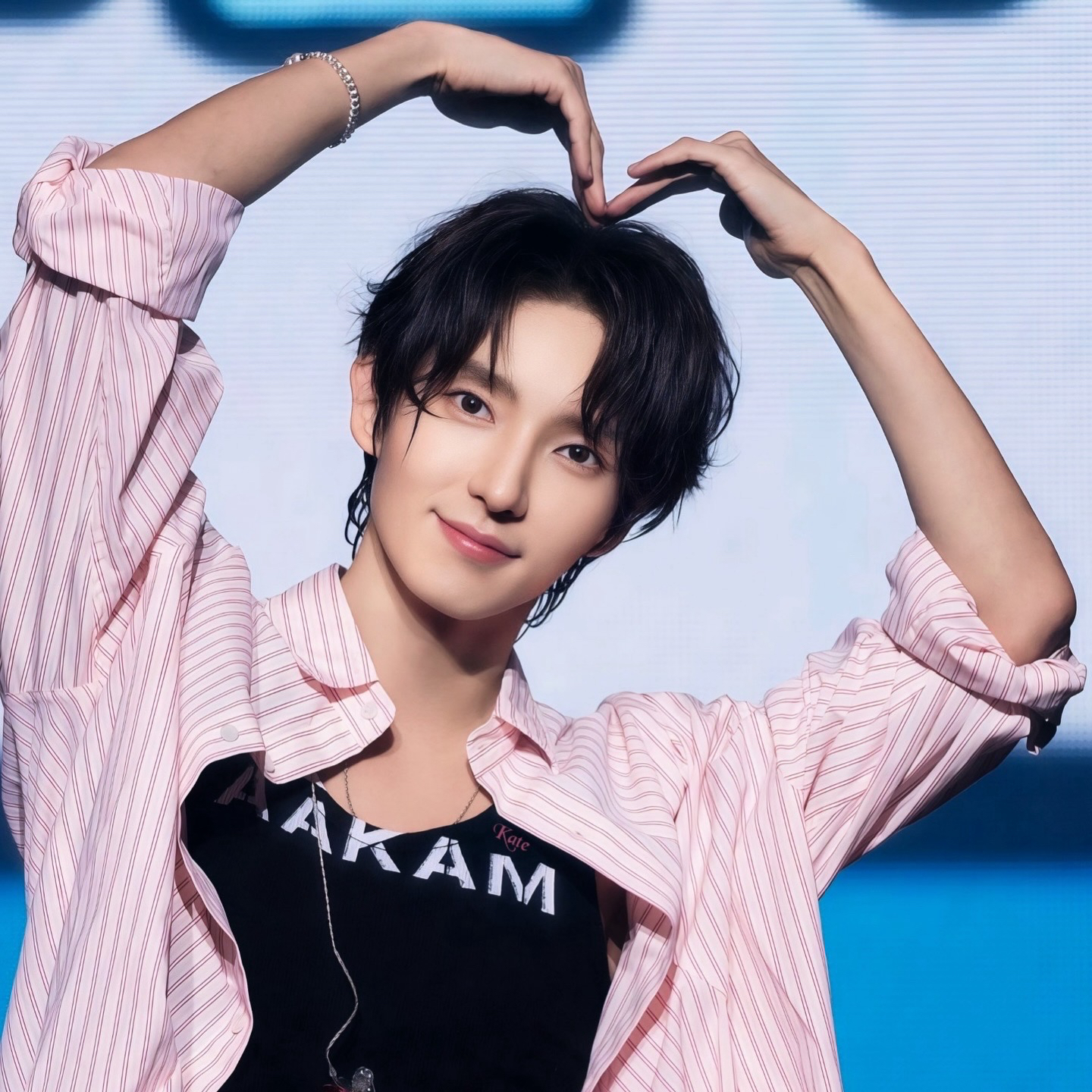 Behind-the-scenes cut of Lee Joongi