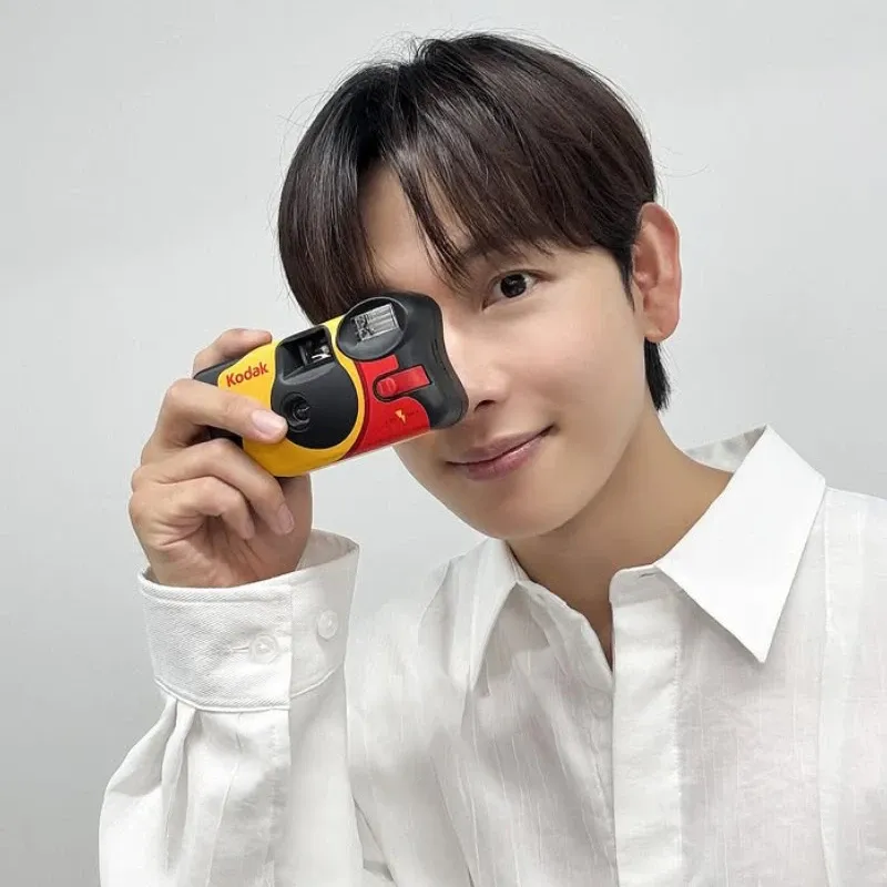 A moment captured by a fan of Yim Siwan