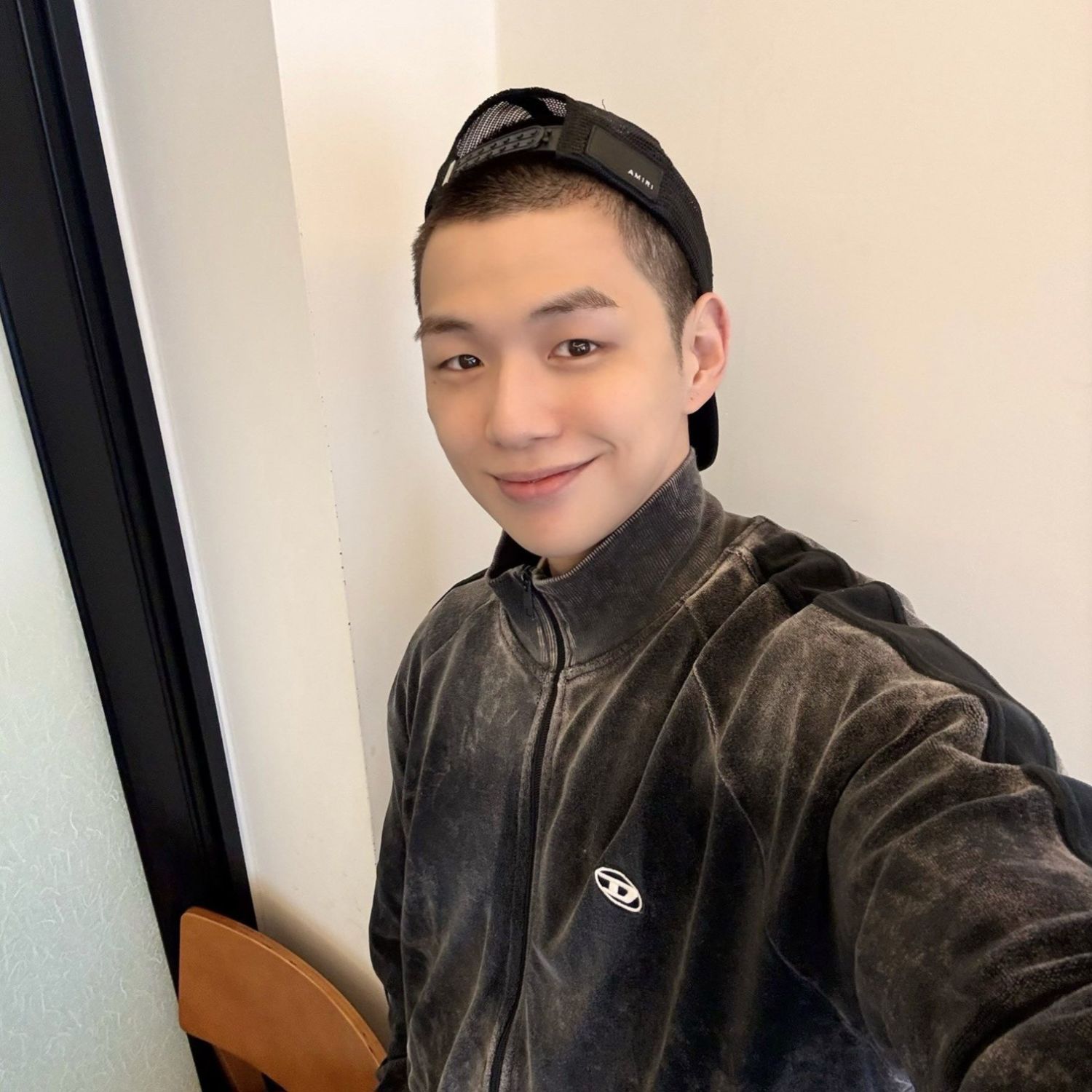 ファンが撮影した秘密の部屋の瞬間