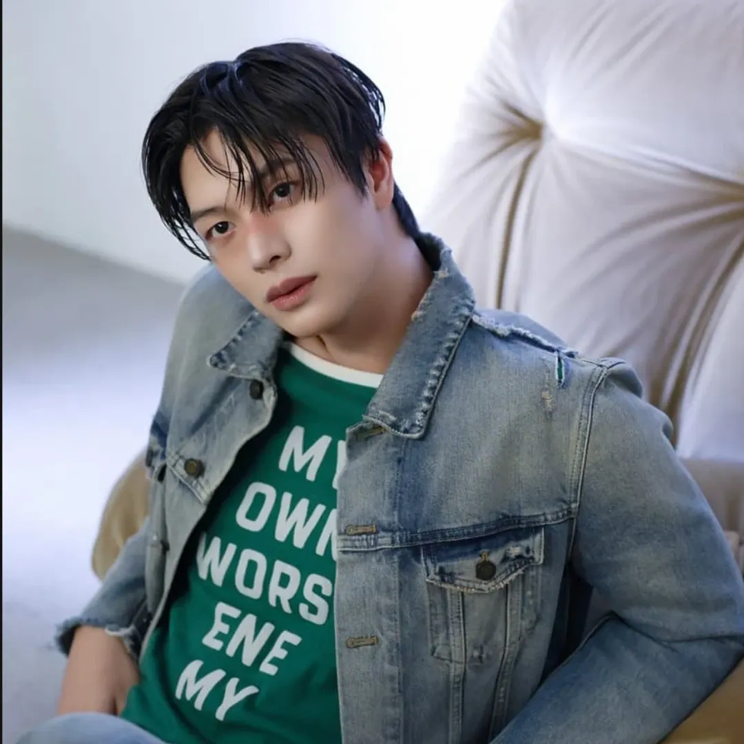 Recent activity shot of Yook Sungjae