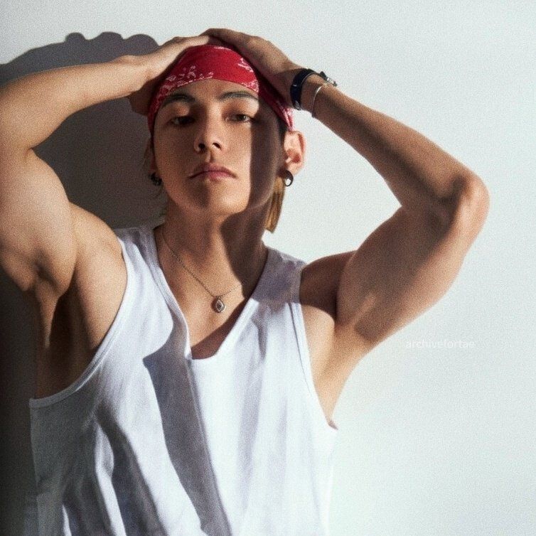 김태형 (뷔) 최근 활동샷