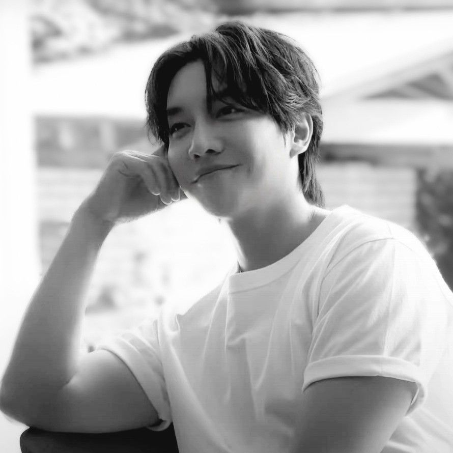 Foto kegiatan terbaru dari Lee Seunggi