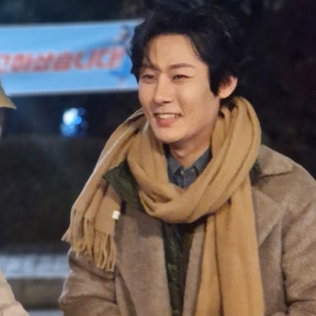 A moment captured by a fan of Kang Moonkyung