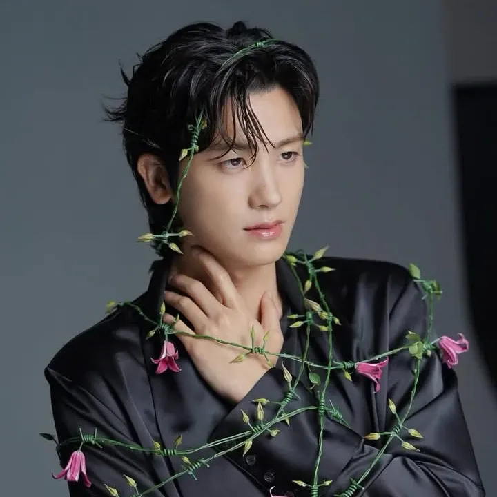 Recent activity shot of Park Hyungsik