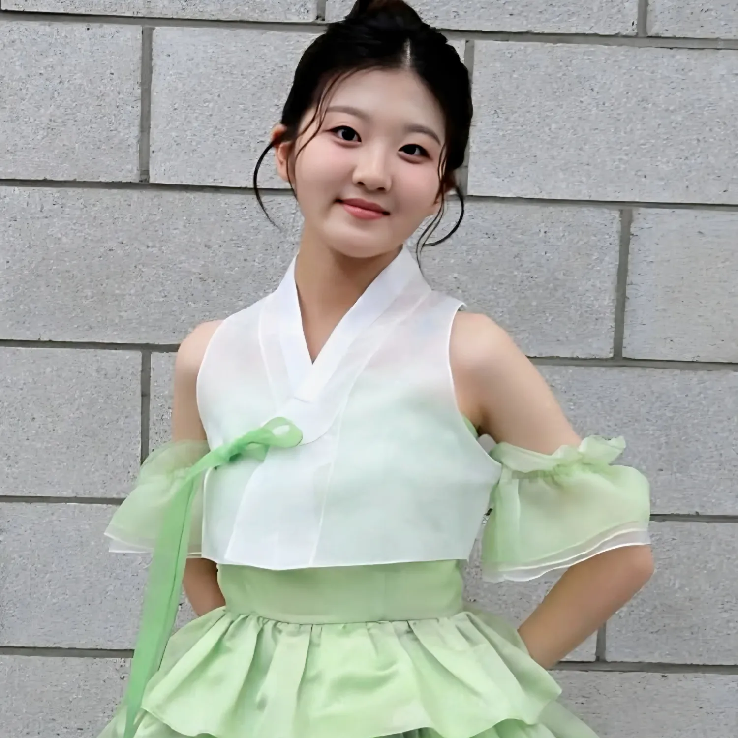 Latest photo of Yoon Yoonseo
