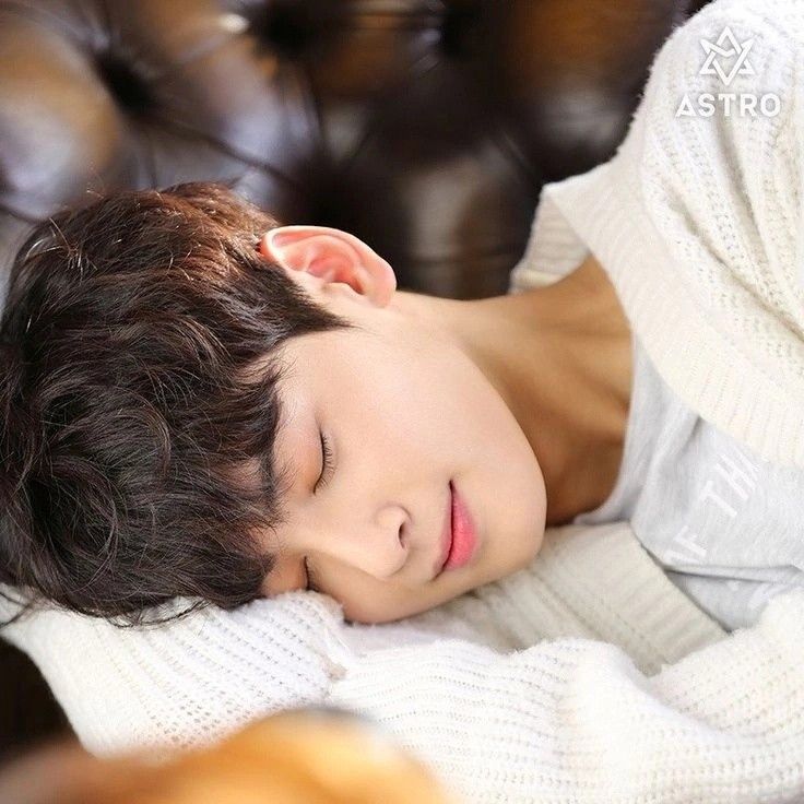 Recent activity shot of Cha Eunwoo