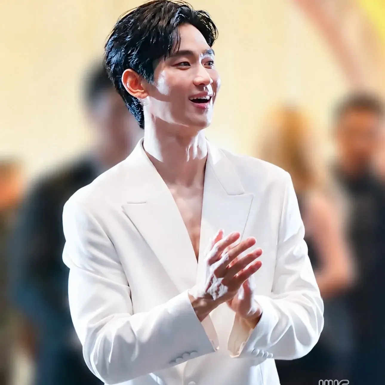 Behind-the-scenes cut of Kim Soohyun