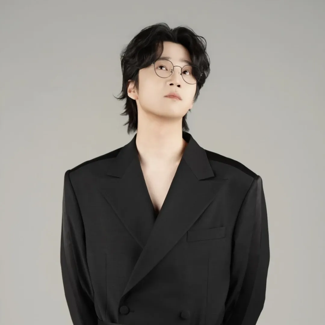 Recent activity shot of Park Jihoo (Mr. Trot 3)