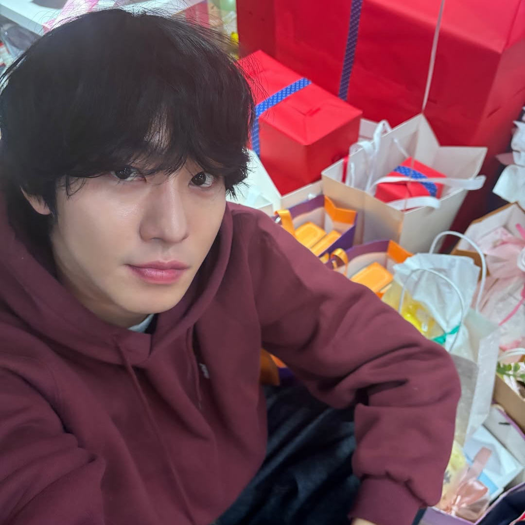 粉丝拍下的安孝燮瞬间