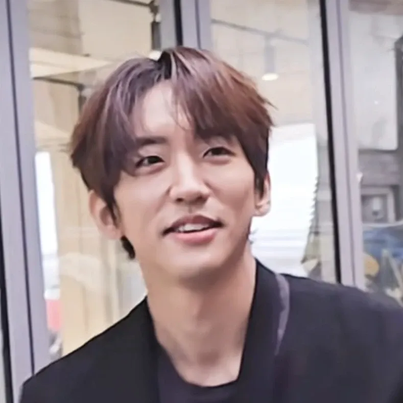 李承允的最新照片