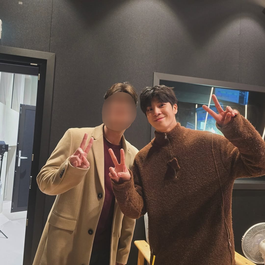 Cuplikan di balik layar dari Jeong Dongwon