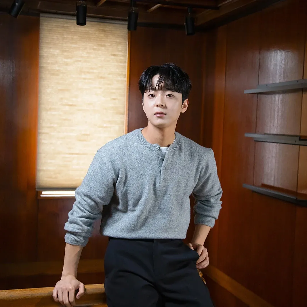 Behind-the-scenes cut of Park Minsu
