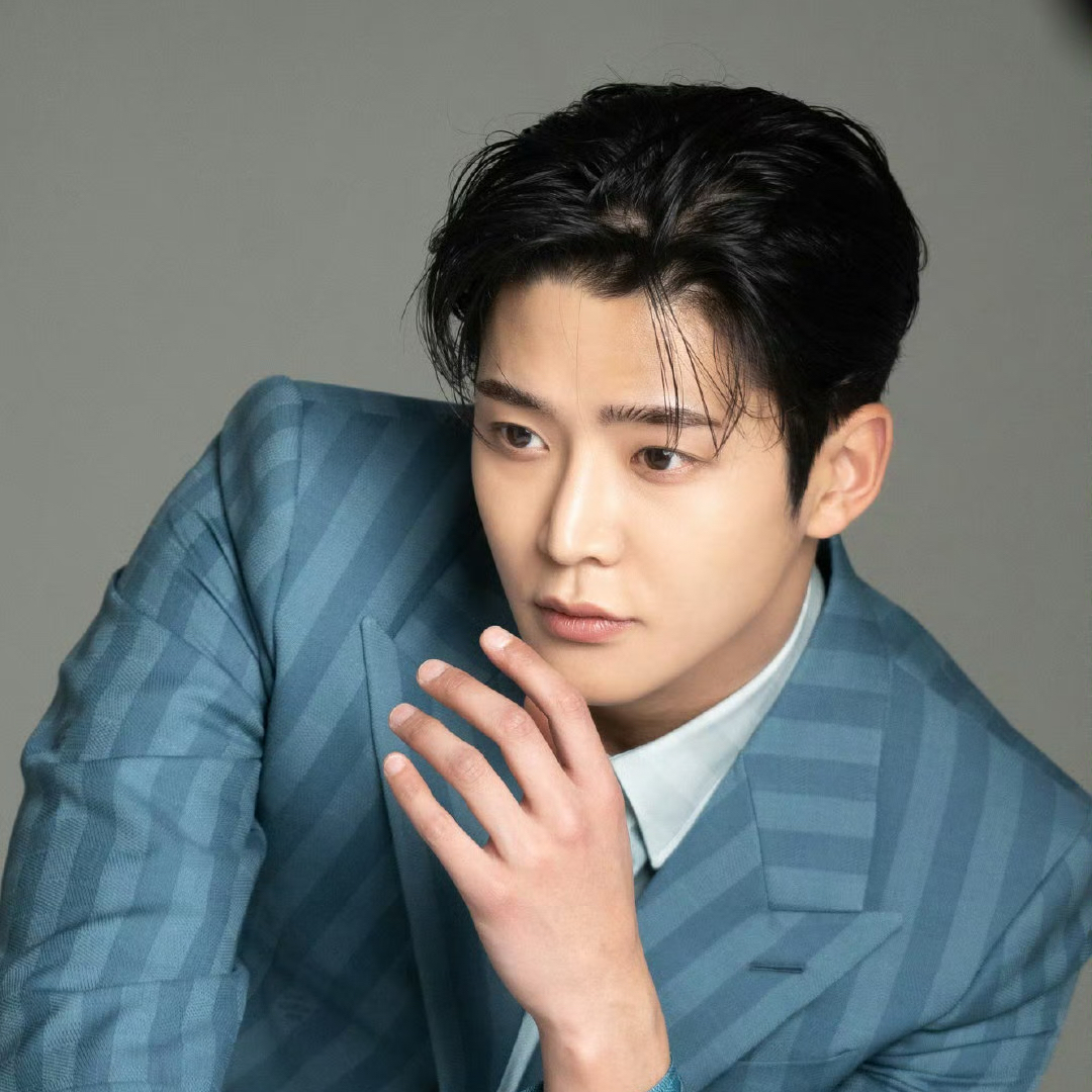 Foto terbaru dari Rowoon