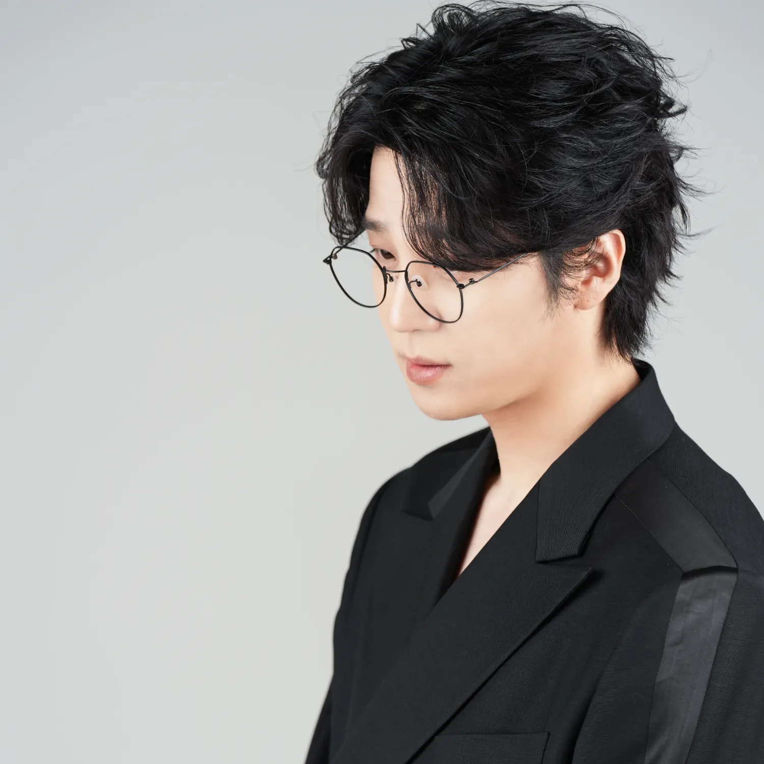 Behind-the-scenes cut of Park Jihoo (Mr. Trot 3)