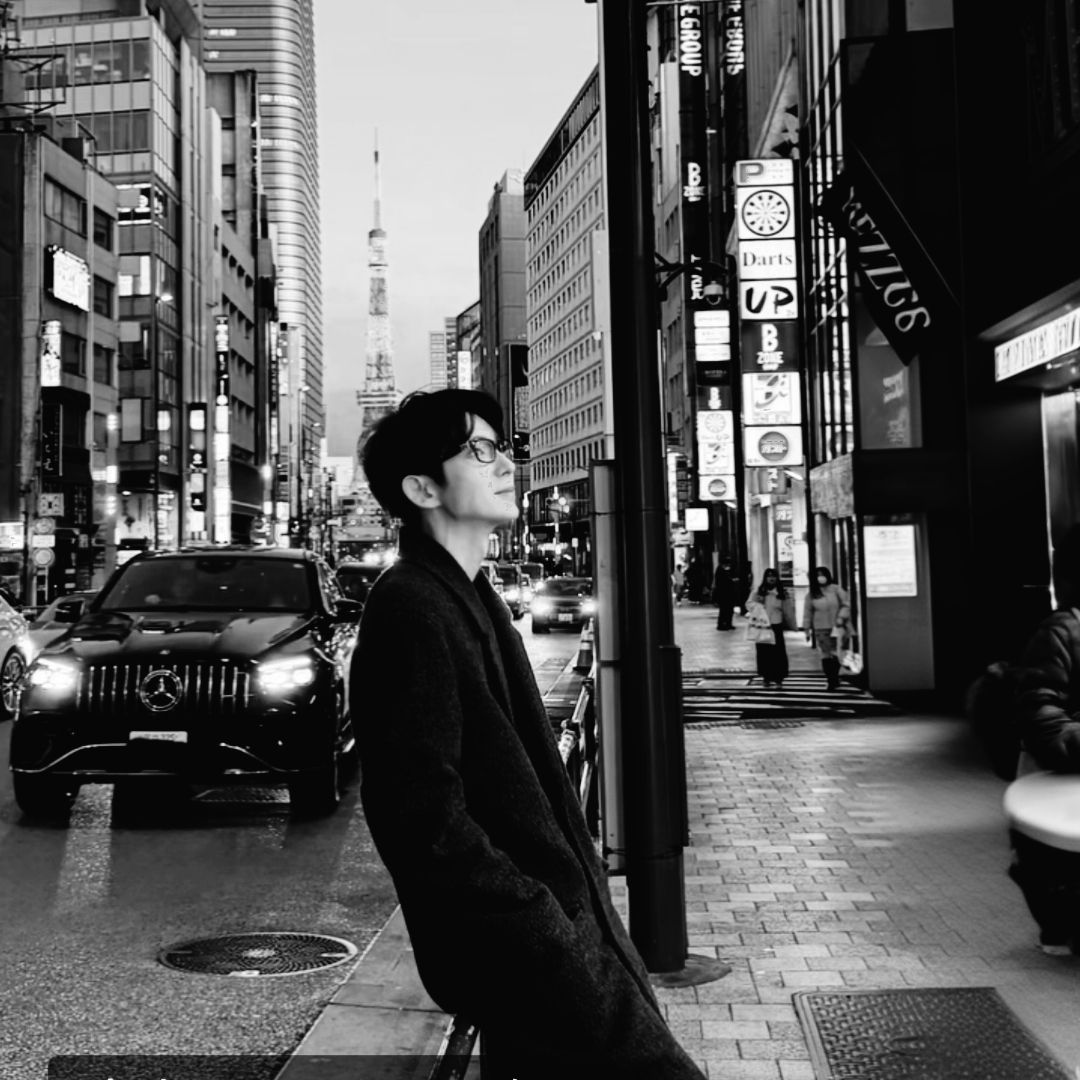 A moment captured by a fan of Lee Joongi