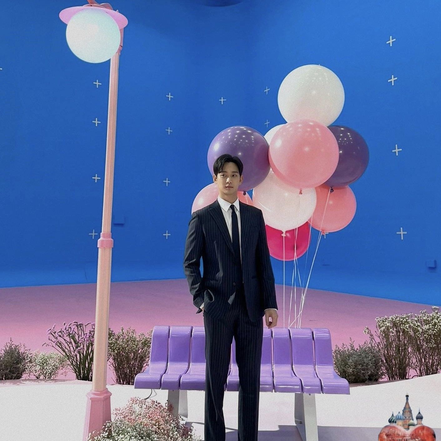 粉絲拍下的金秀賢瞬間