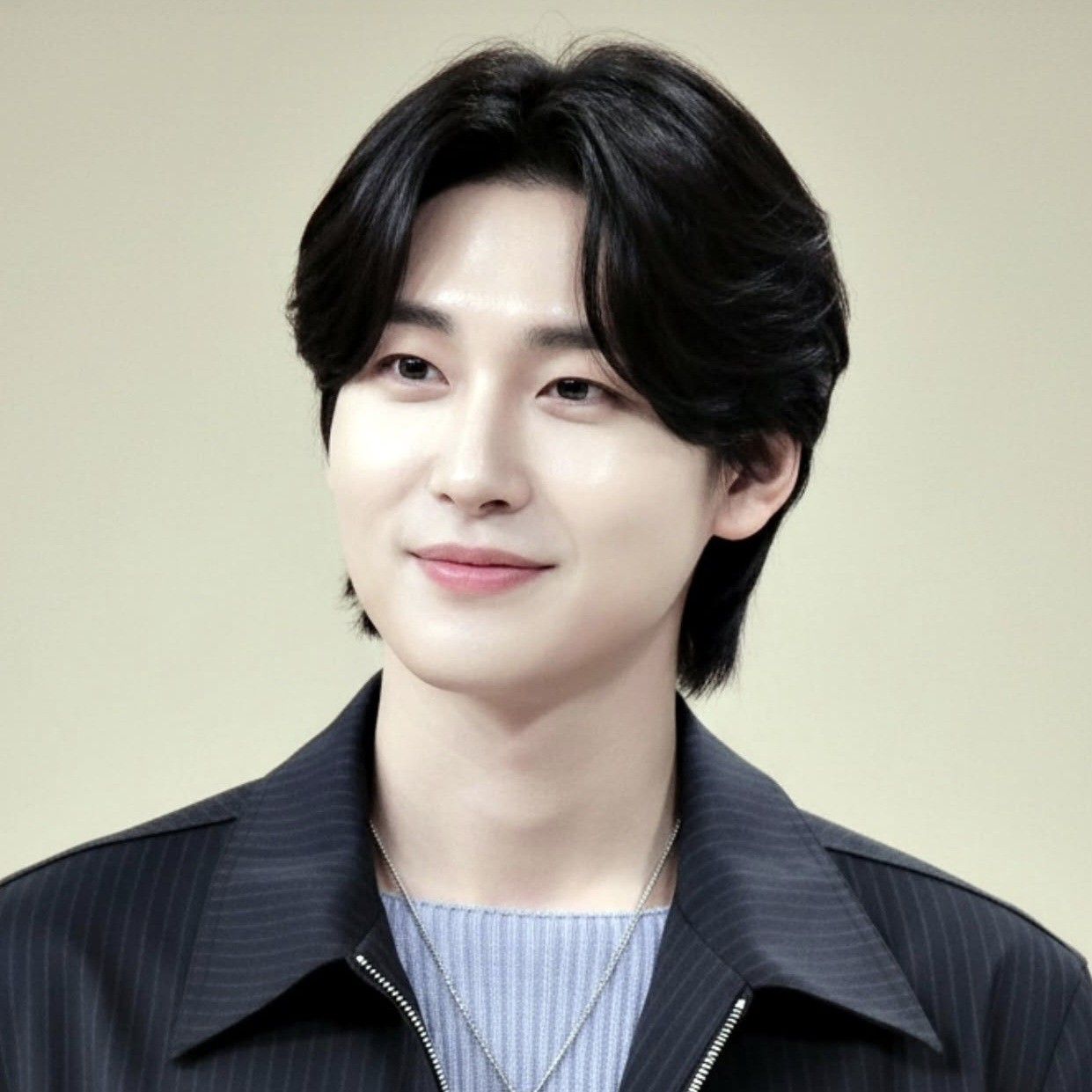 Behind-the-scenes cut of Kim Yongbin