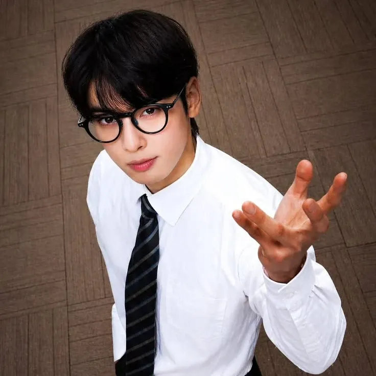 Recent activity shot of Cha Eunwoo