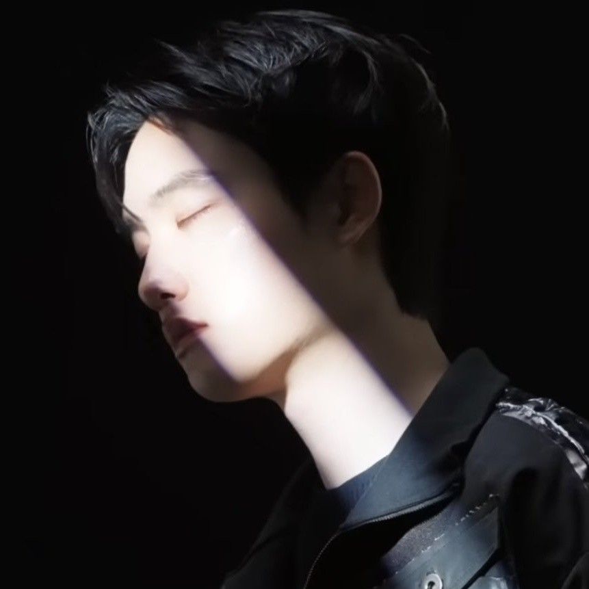 都暻秀 (D.O.)的幕後花絮